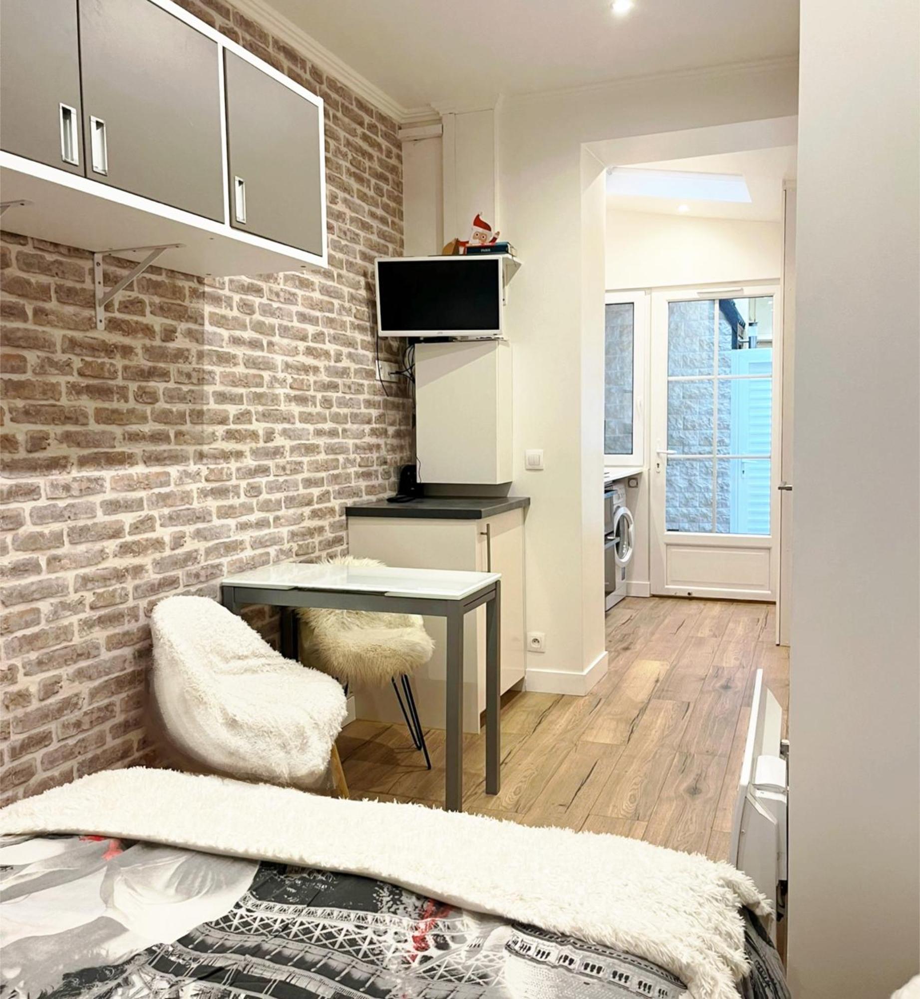 Eiffel Tower Studio With Patio Paris Exterior photo